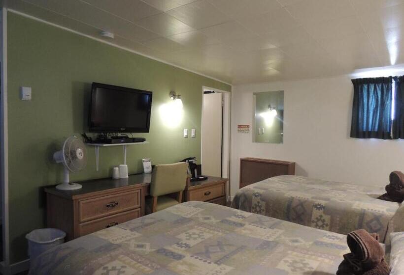 100 Mile Motel & Rv Park