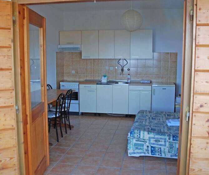 Apartmani Bako Komiza