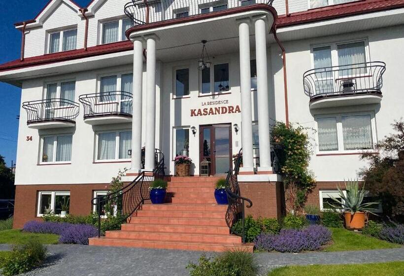 تختخواب و صبحانه La Residence Kasandra