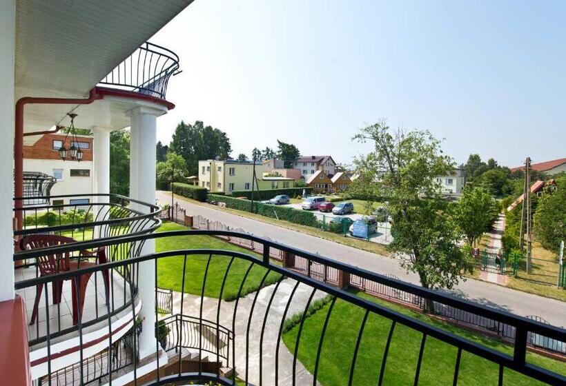 تختخواب و صبحانه La Residence Kasandra