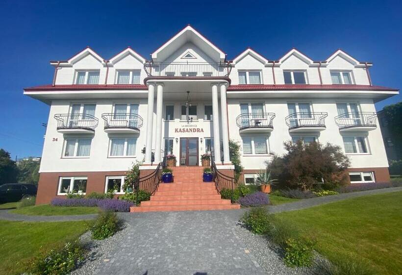 تختخواب و صبحانه La Residence Kasandra