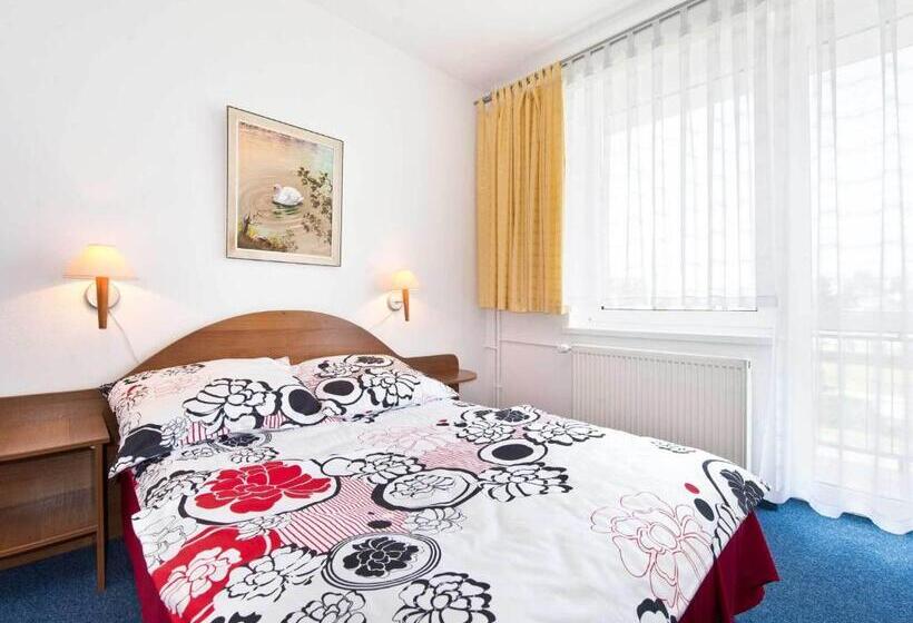 تختخواب و صبحانه La Residence Kasandra