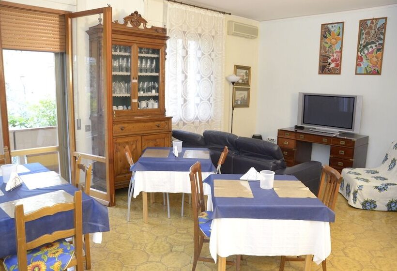 تختخواب و صبحانه Mel Affittacamere