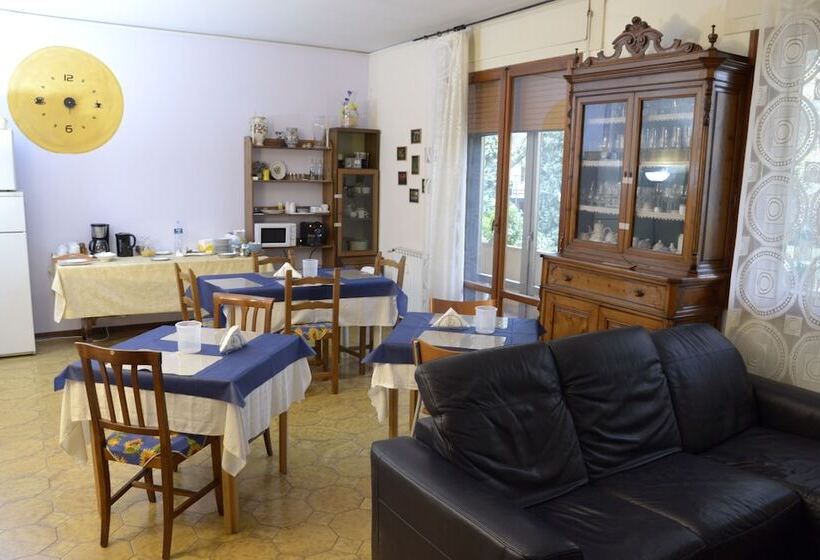 تختخواب و صبحانه Mel Affittacamere