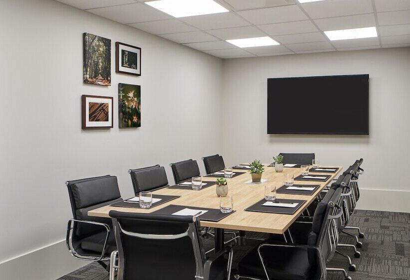 هتل Element Melbourne Richmond