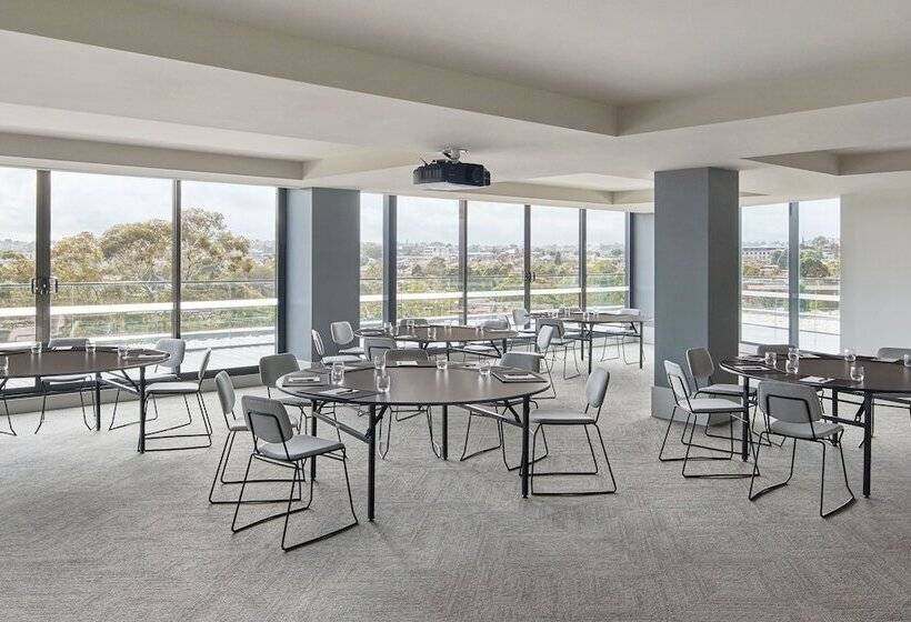 هتل Element Melbourne Richmond