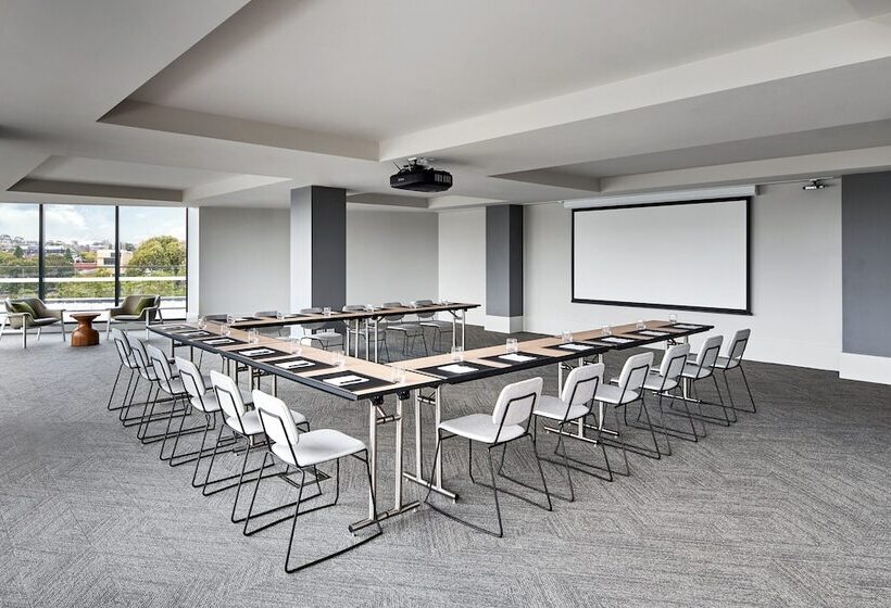 هتل Element Melbourne Richmond