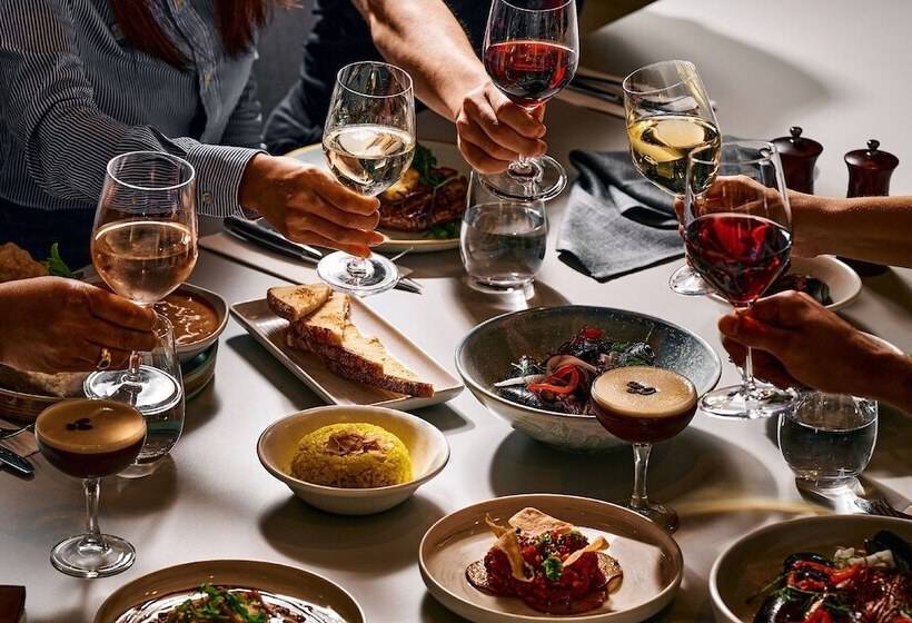 هتل Element Melbourne Richmond