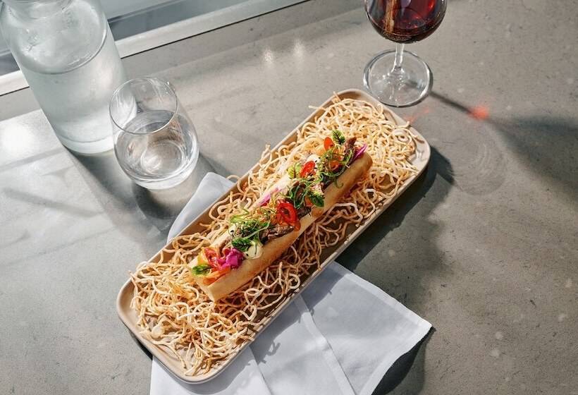 هتل Element Melbourne Richmond