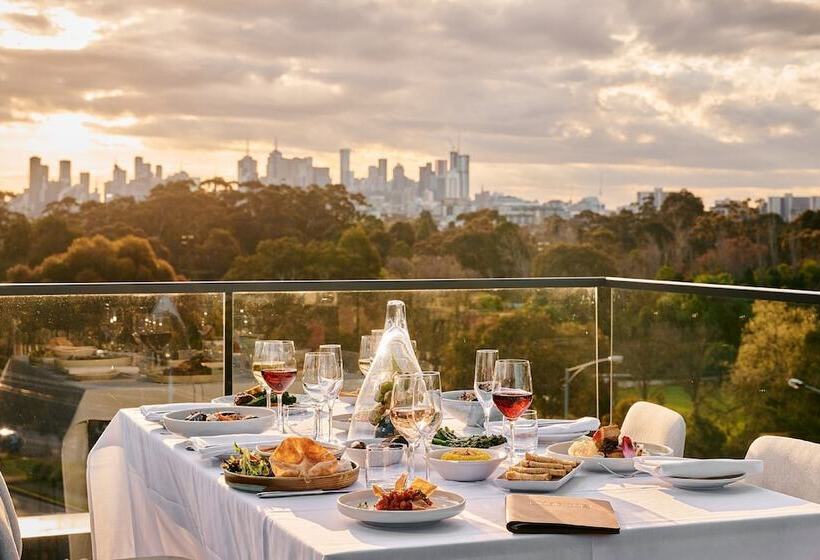 هتل Element Melbourne Richmond