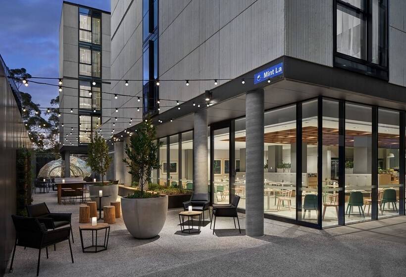 هتل Element Melbourne Richmond