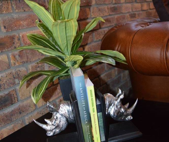 ホテル Erdvark 3950