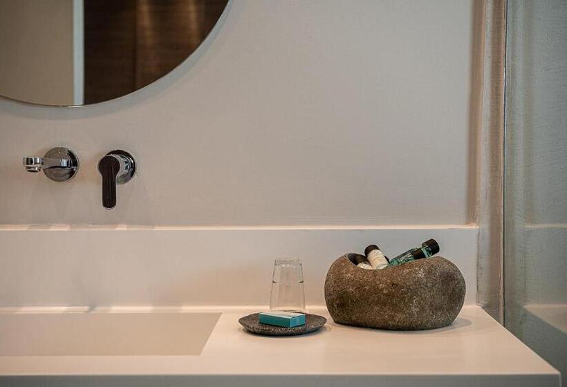 Kakkos Beach Hotel   Adults Only