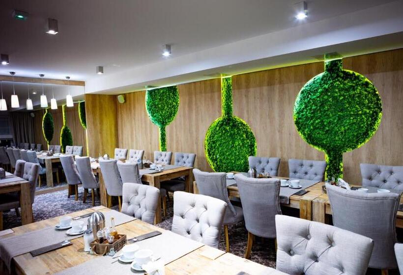 בית מלון כפרי Max Health Resort Spa