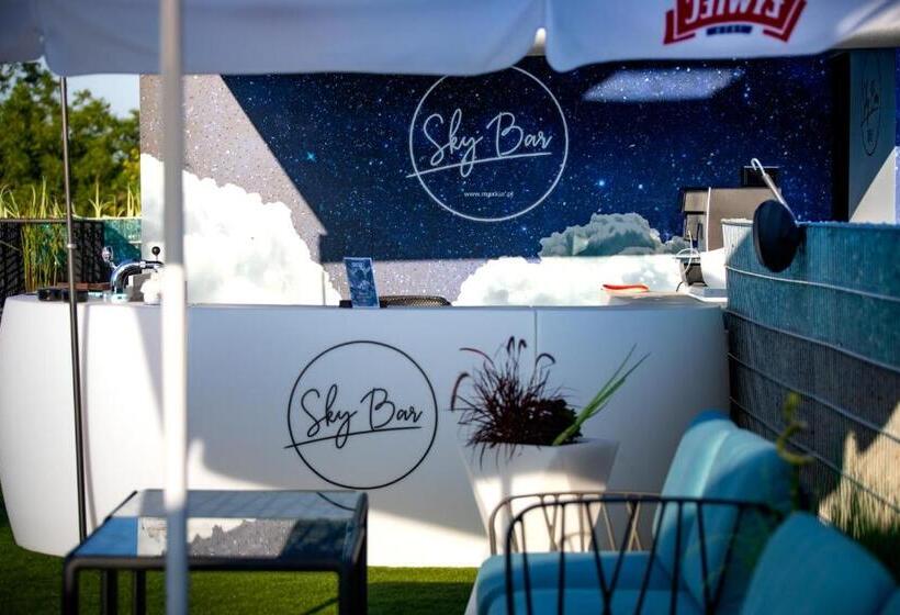 בית מלון כפרי Max Health Resort Spa