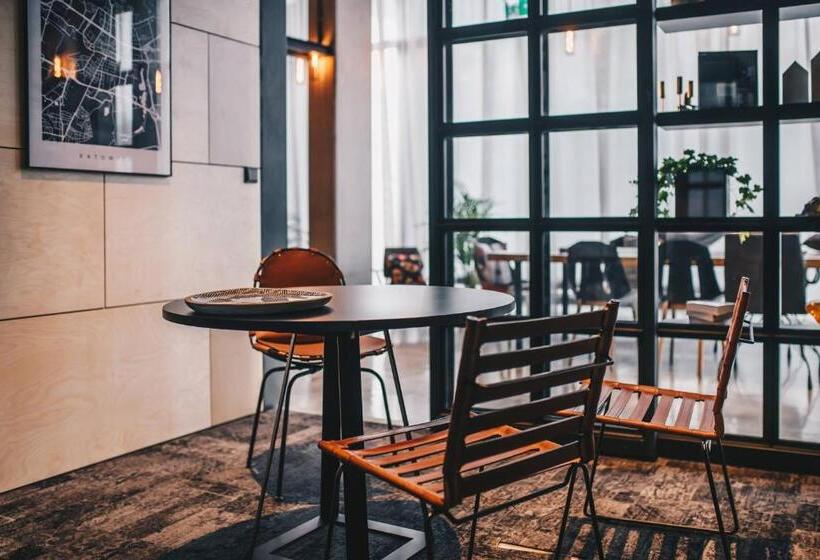 هتل Moxy Katowice Airport