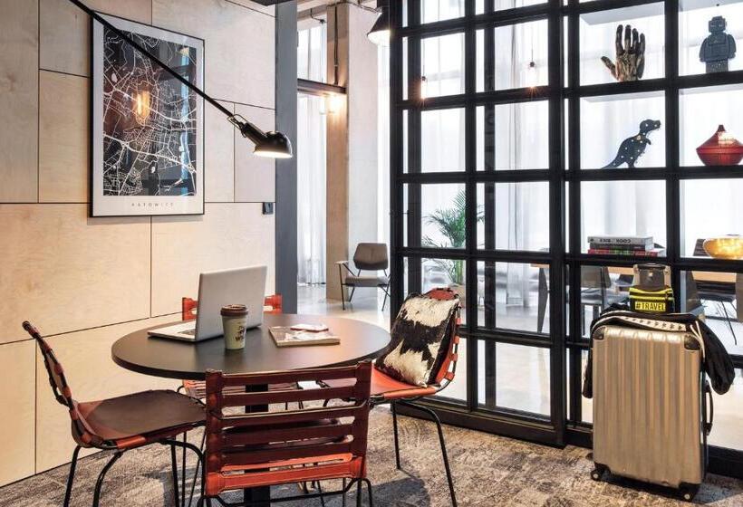هتل Moxy Katowice Airport