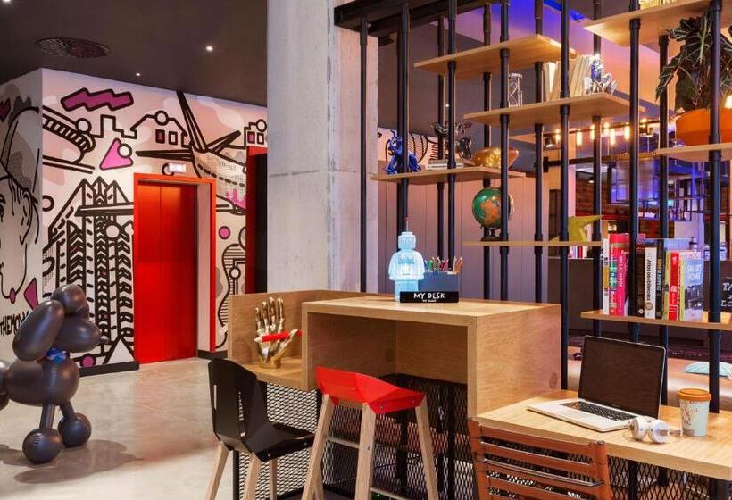 هتل Moxy Katowice Airport