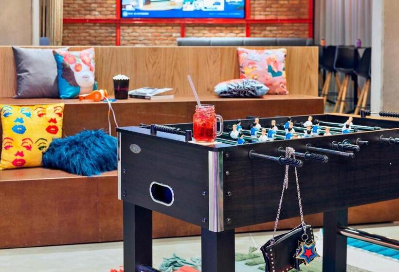 هتل Moxy Katowice Airport