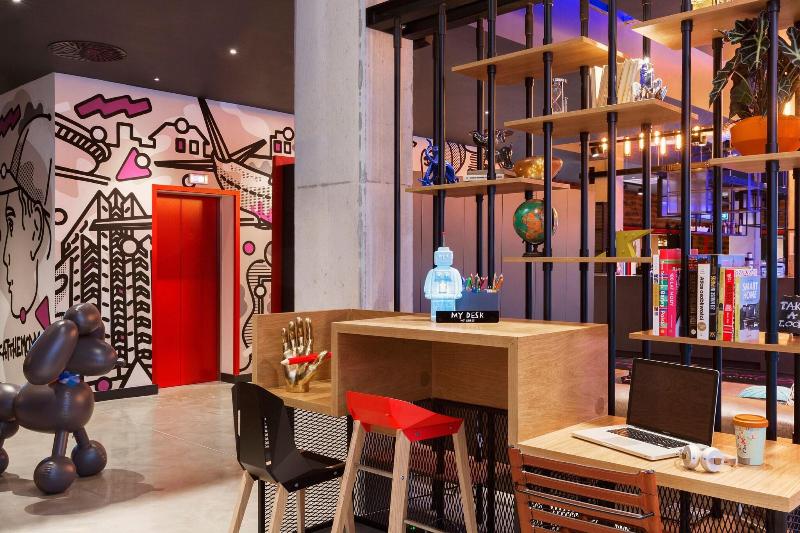 هتل Moxy Katowice Airport