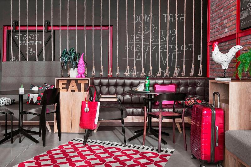 هتل Moxy Katowice Airport