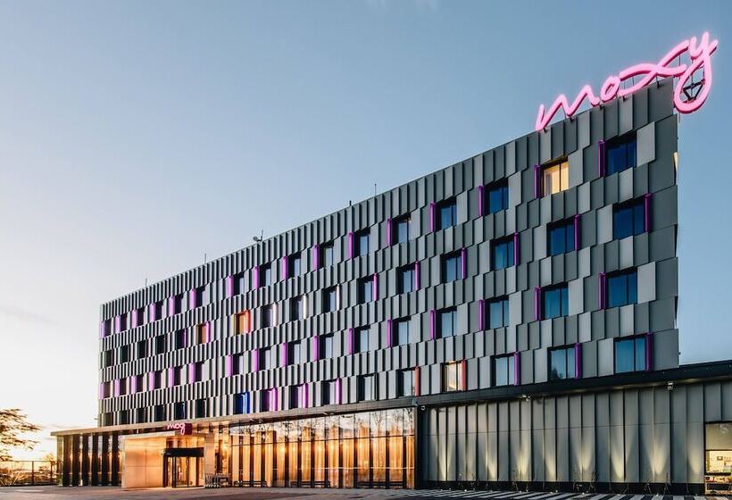 هتل Moxy Katowice Airport