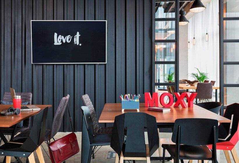 هتل Moxy Katowice Airport