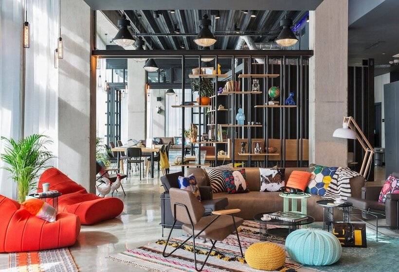 هتل Moxy Katowice Airport