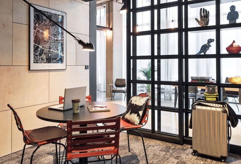 هتل Moxy Katowice Airport