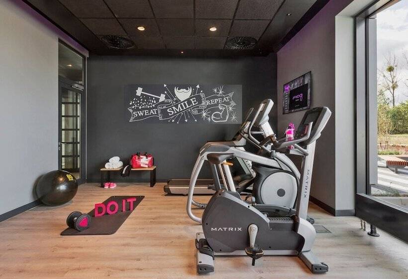 هتل Moxy Katowice Airport