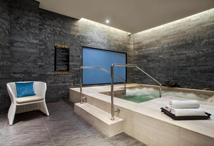 هتل Pullman Ciawi Vimala Hills Resort