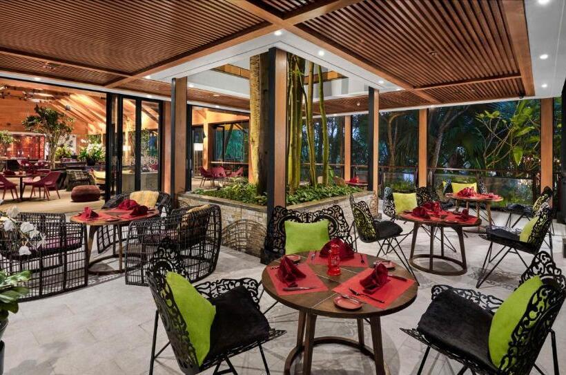 هتل Pullman Ciawi Vimala Hills Resort