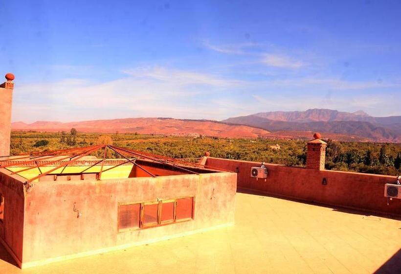 پانسیون Latifa House