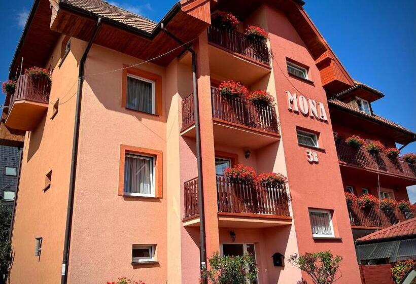 פנסיון Willa Mona