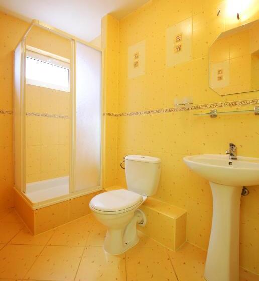 פנסיון Willa Mona