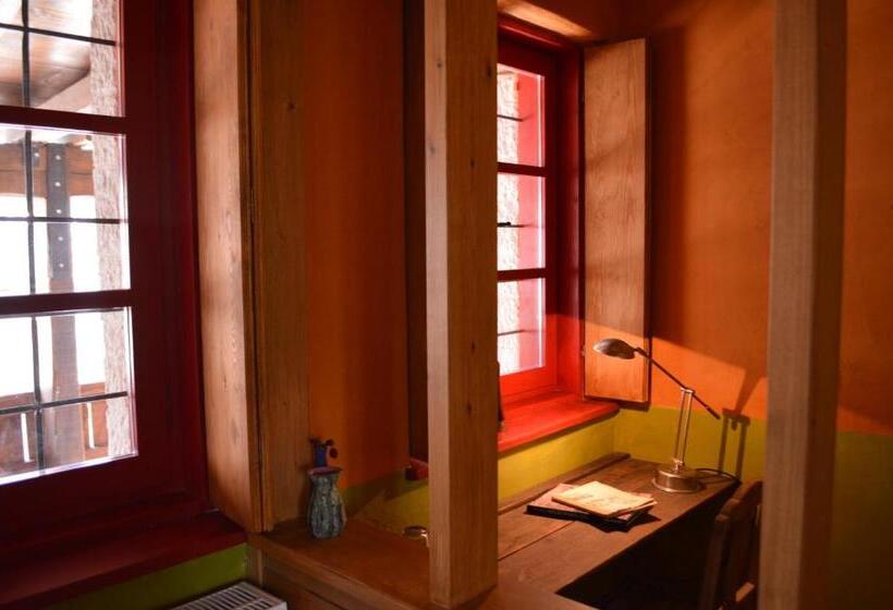 Anemi Country Cottage Inn