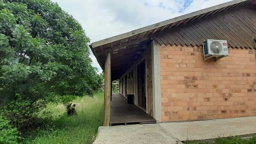 פונדק Refúgio Do Lago