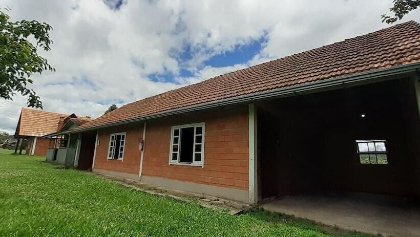 פונדק Refúgio Do Lago