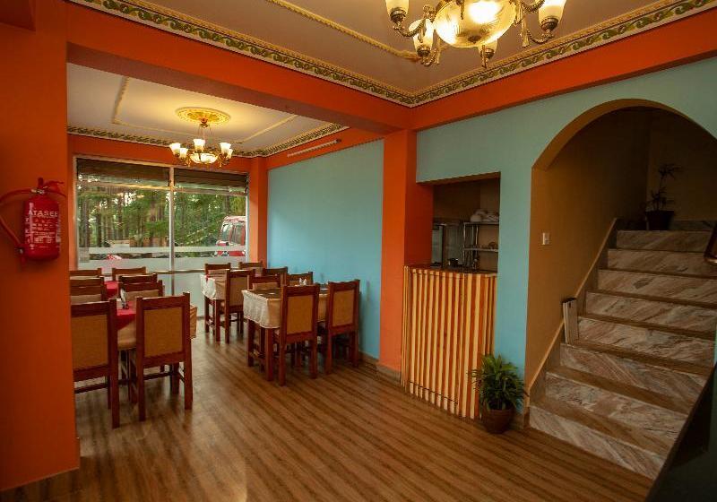Hotel Cirrus By Oyo Rooms