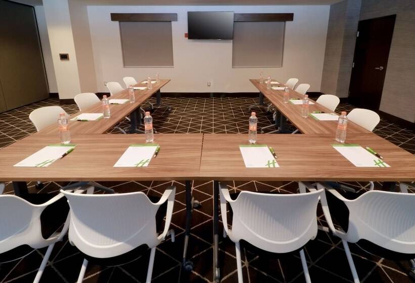 فندق Holiday Inn & Suites   Monterrey Apodaca Zona Airport, An Ihg