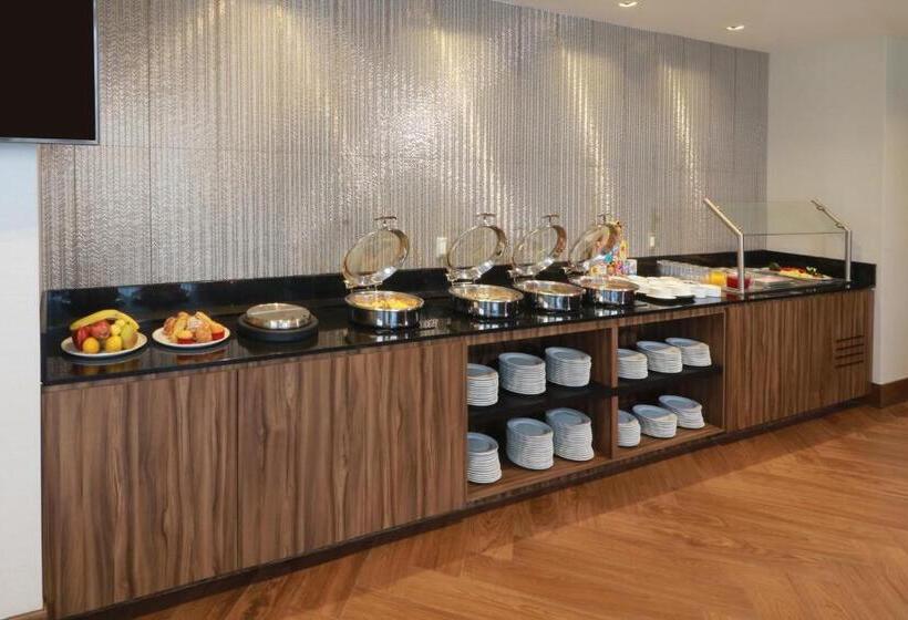 فندق Holiday Inn & Suites   Monterrey Apodaca Zona Airport, An Ihg