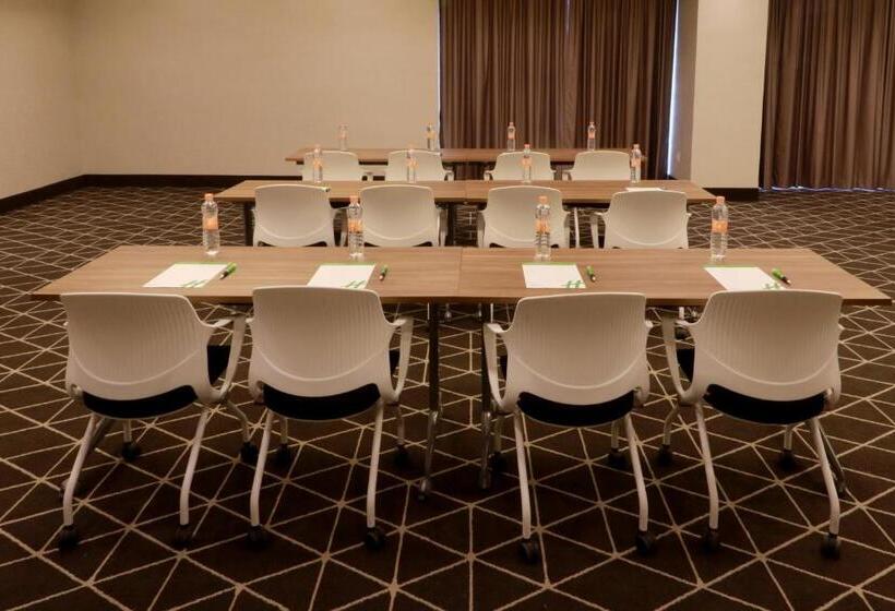 فندق Holiday Inn & Suites   Monterrey Apodaca Zona Airport, An Ihg