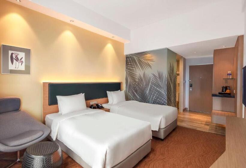 호텔 Holiday Inn Express Kota Kinabalu City Centre By Ihg
