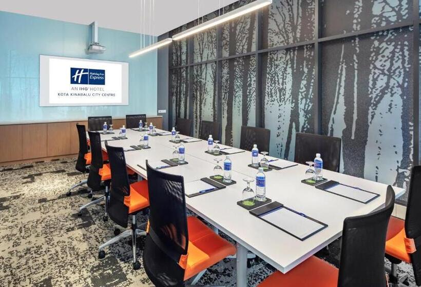 호텔 Holiday Inn Express Kota Kinabalu City Centre By Ihg