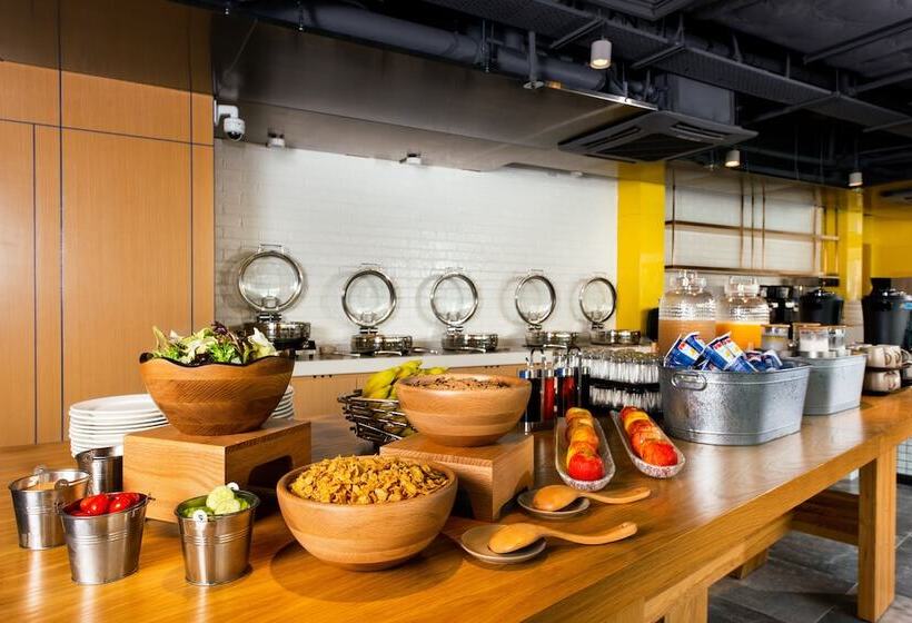 هتل Holiday Inn Express Macau City Centre, An Ihg