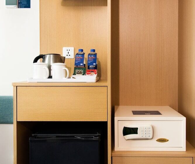 هتل Holiday Inn Express Macau City Centre, An Ihg