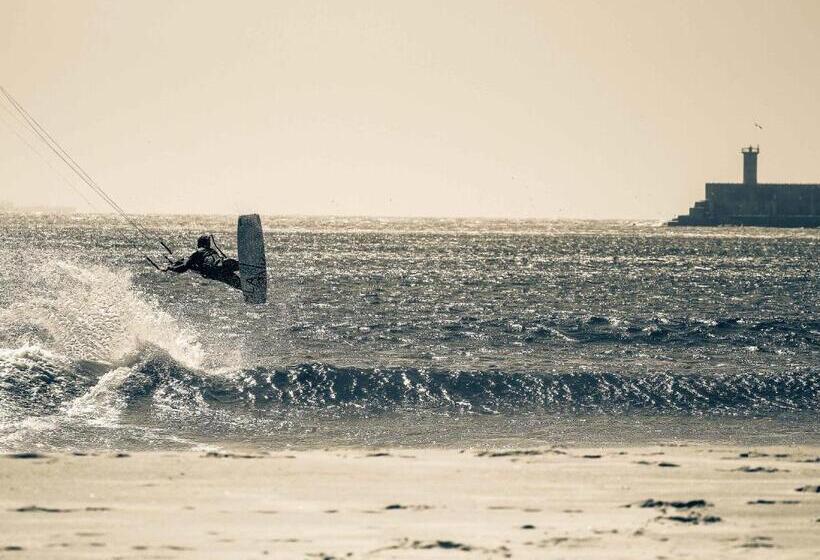 ペンション Surfivor Surf Camp