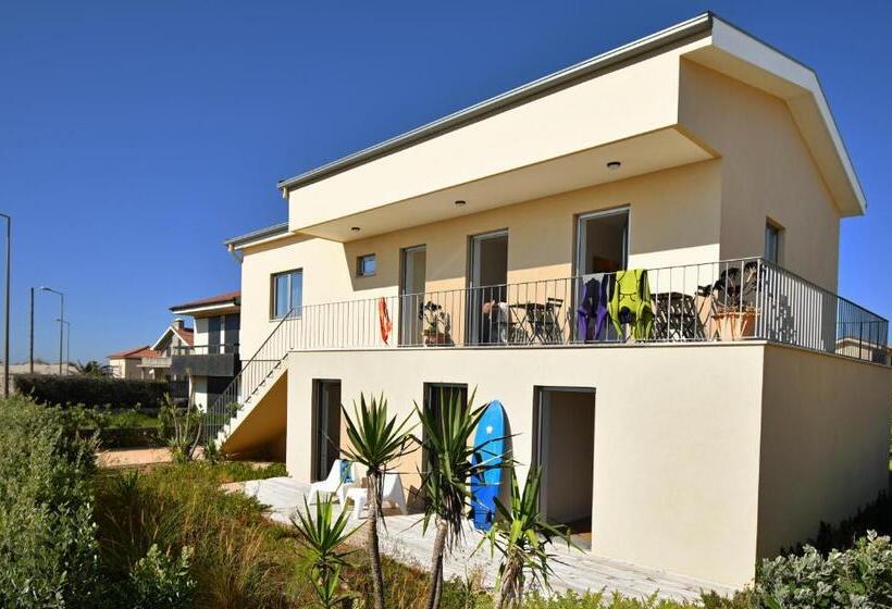 ペンション Surfivor Surf Camp