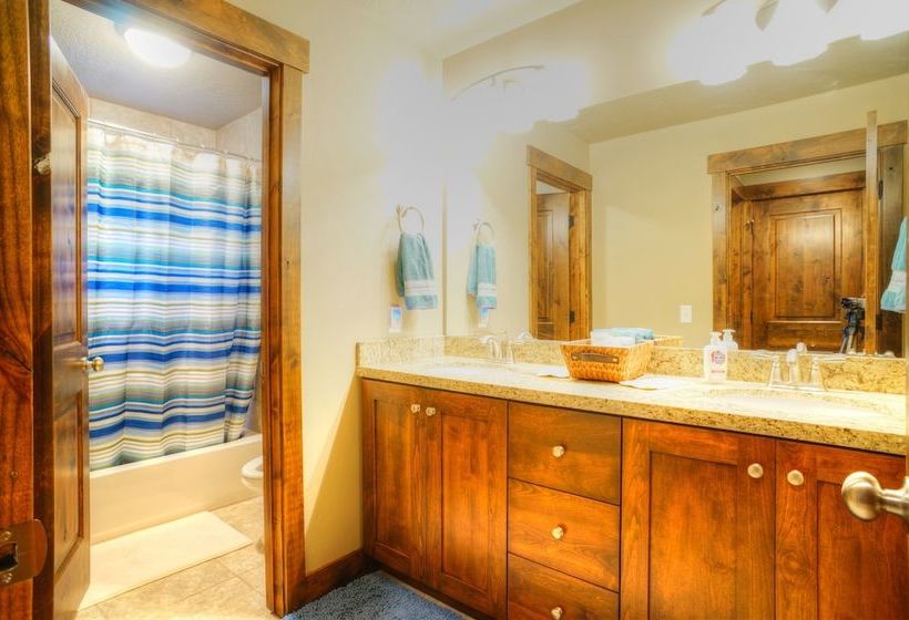 Abode At Mountain Haus