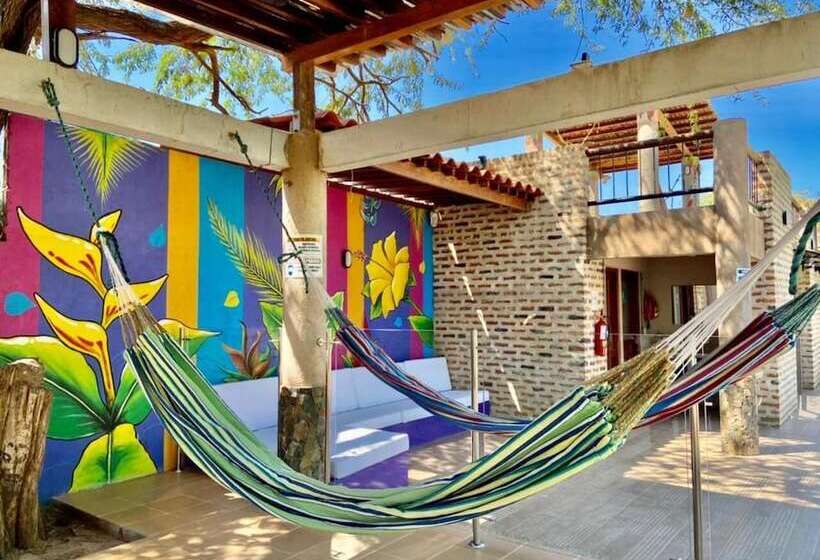 הוסטל Hostal Aurora, Smith Lodging